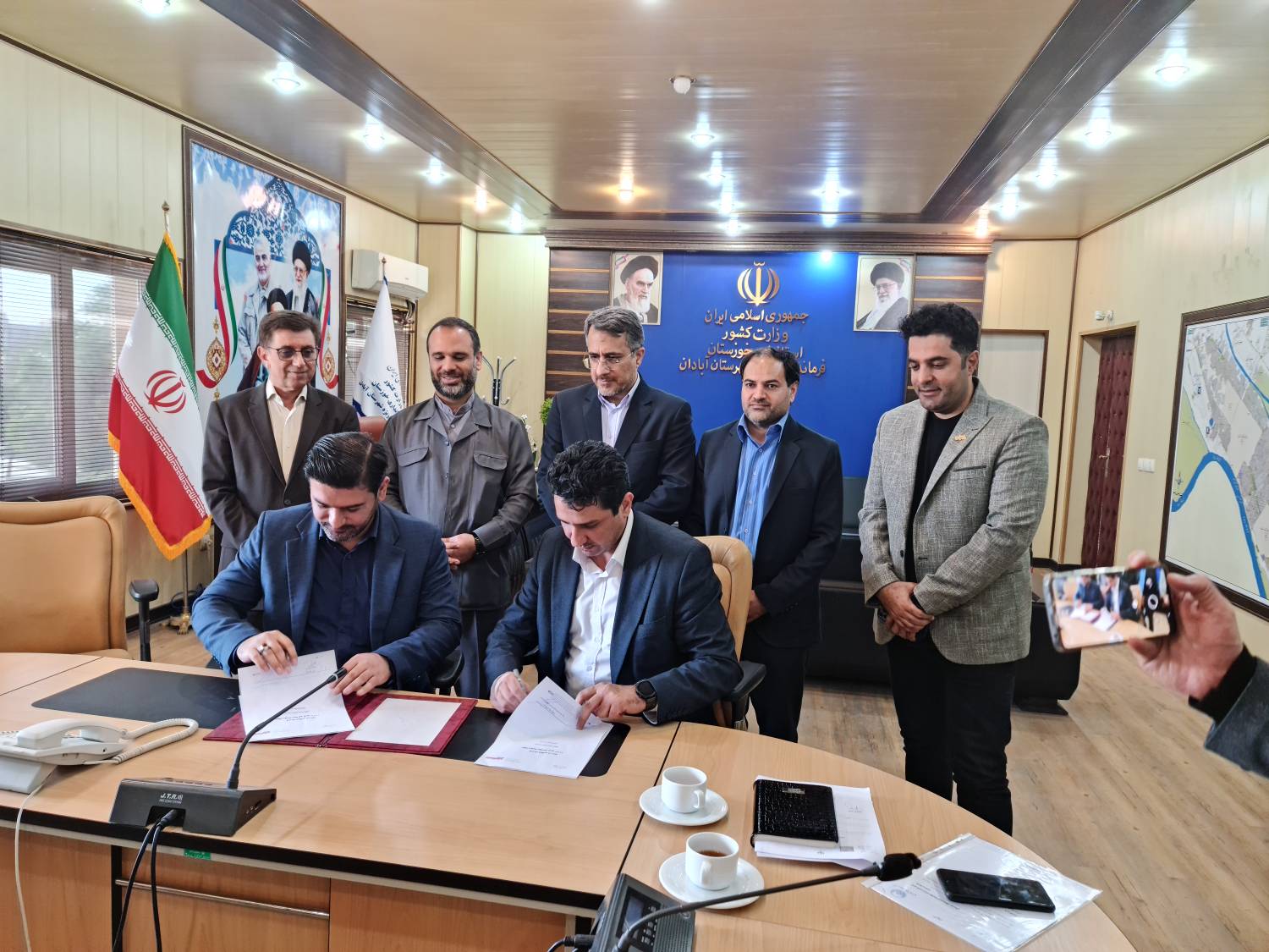 سفر رئیس پژوهشگاه ارتباطات به استان خوزستان و راه اندازی پروژه فیبر نوری