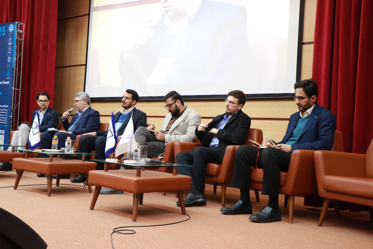 گزارش تصویری رویداد "سیستم های سلامت هوشمند"